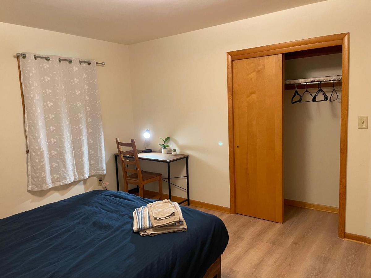 #3 Queensize Bed Bright Near Nj Downtown New Brunswick